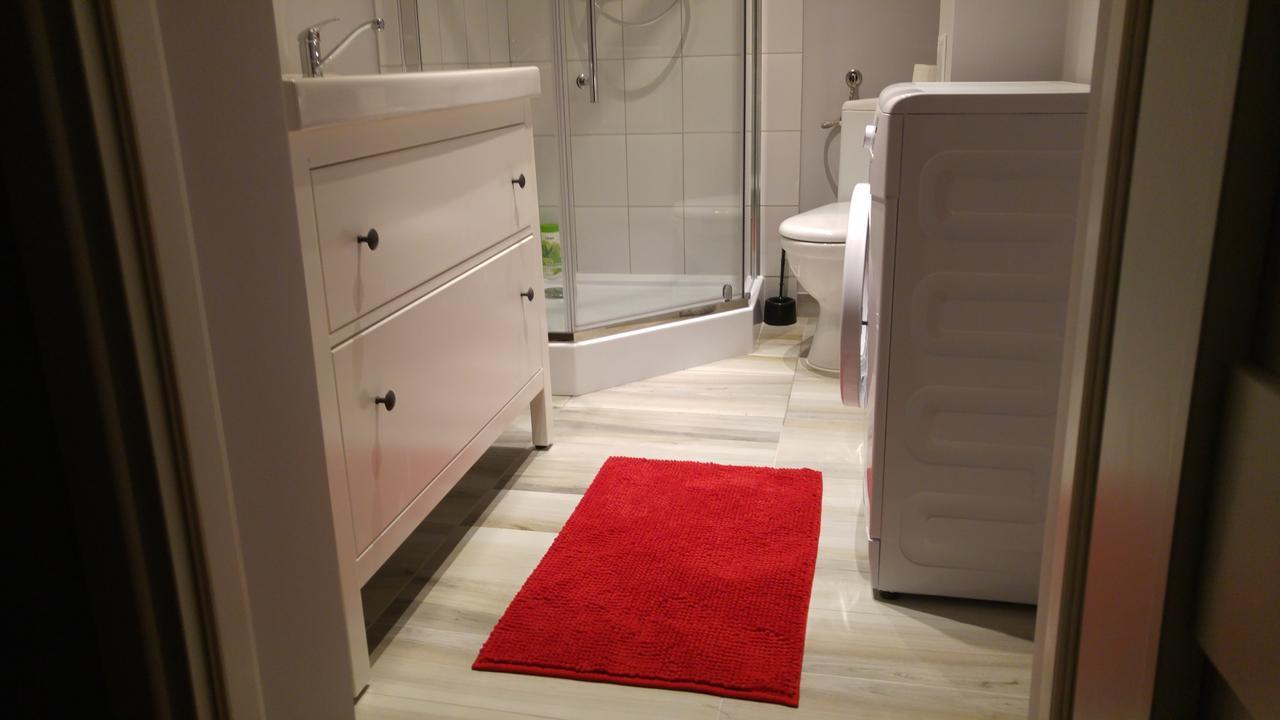 Rent0nline Niepodleglosci Rooms Metro Warschau Buitenkant foto