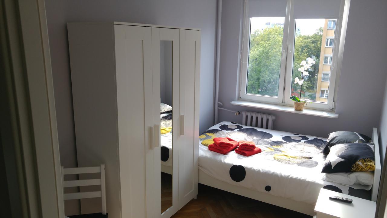 Rent0nline Niepodleglosci Rooms Metro Warschau Buitenkant foto