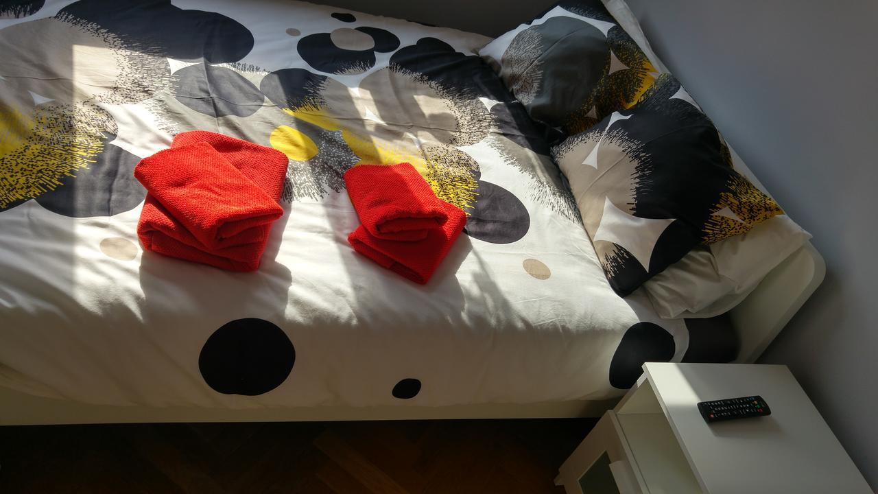 Rent0nline Niepodleglosci Rooms Metro Warschau Buitenkant foto