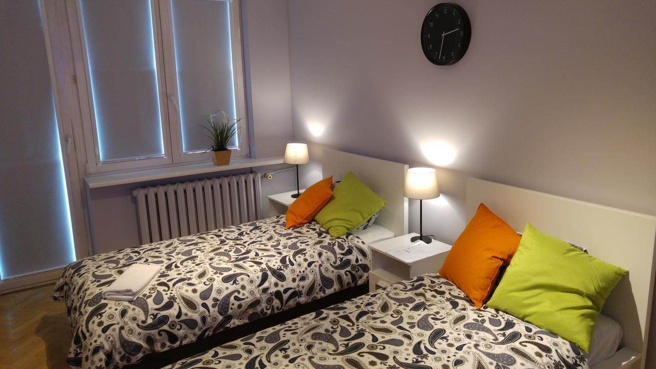 Rent0nline Niepodleglosci Rooms Metro Warschau Buitenkant foto