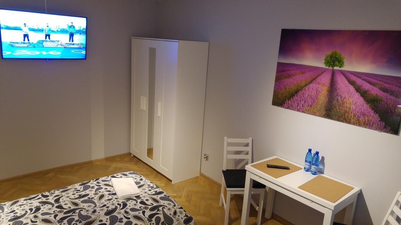 Rent0nline Niepodleglosci Rooms Metro Warschau Buitenkant foto