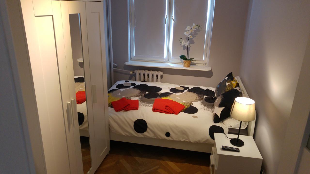 Rent0nline Niepodleglosci Rooms Metro Warschau Buitenkant foto